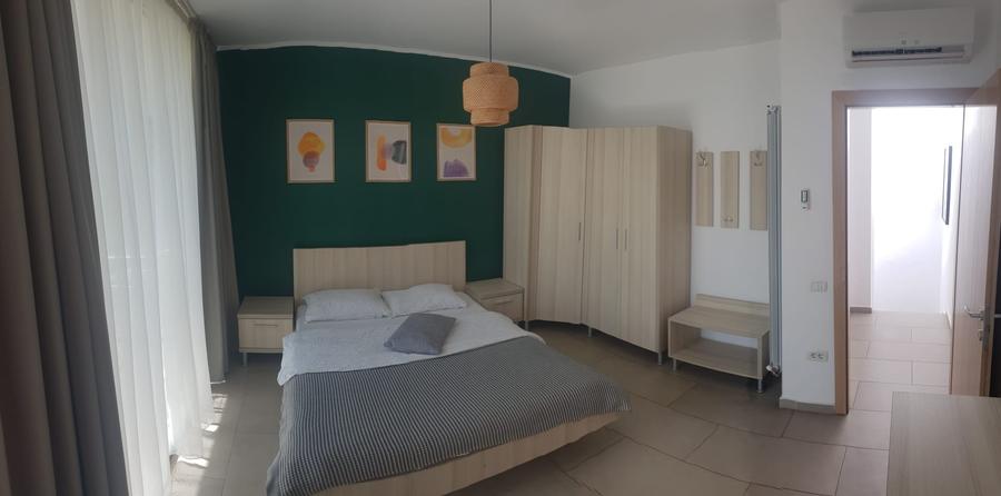 Casă cu 8 camere cu Canalizare în Central