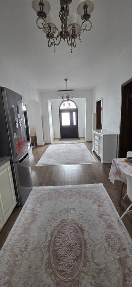 Casă cu 4 camere în Popoveni