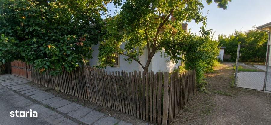 Casă cu 3 camere cu Teren 282 Mp în Central