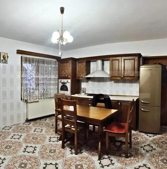 Re?edin?a premium cu poten?ial medical sau business, zona centrala Targovi?te - 20