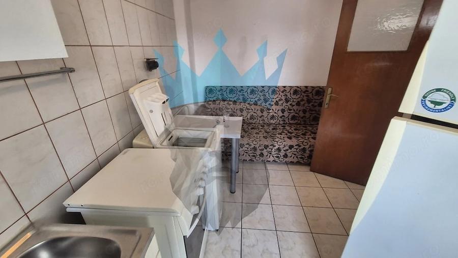 Apartament cu 2 camere decomandat în Calea Victoriei