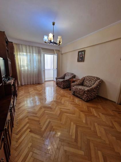Apartament cu 3 camere decomandat în Banat