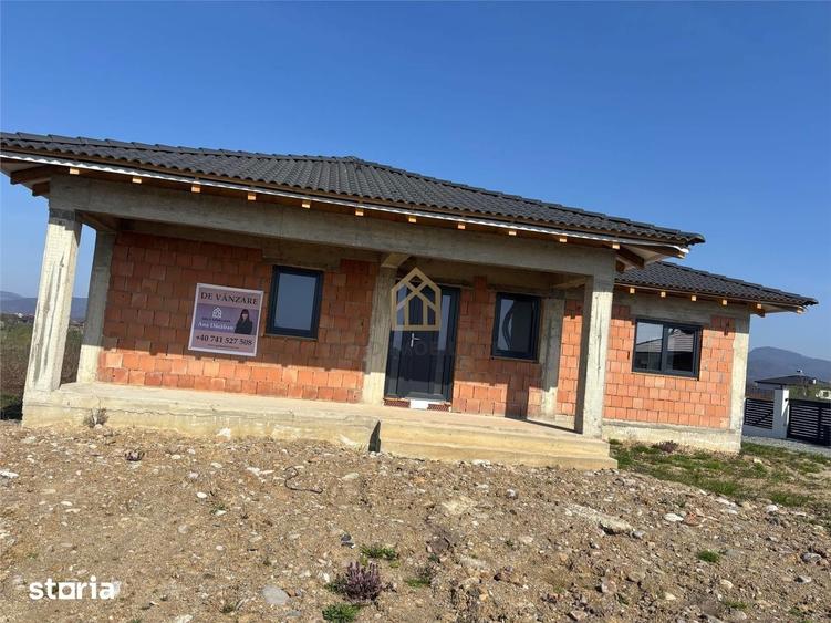 Casă cu 4 camere cu Teren 700 Mp în Săsar