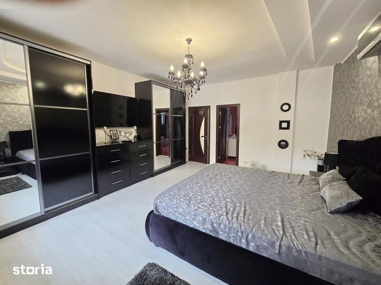 Casă cu 8 camere cu Teren 483 Mp în Țiglina 3