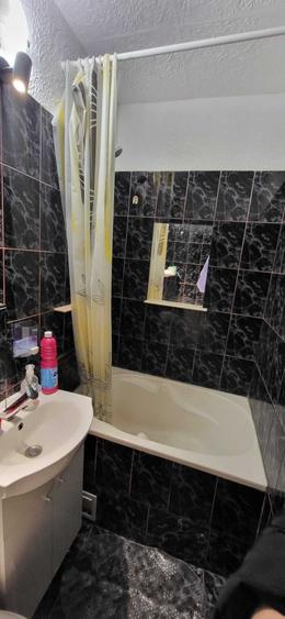 Apartament cu 3 camere semidecomandat în Trivale