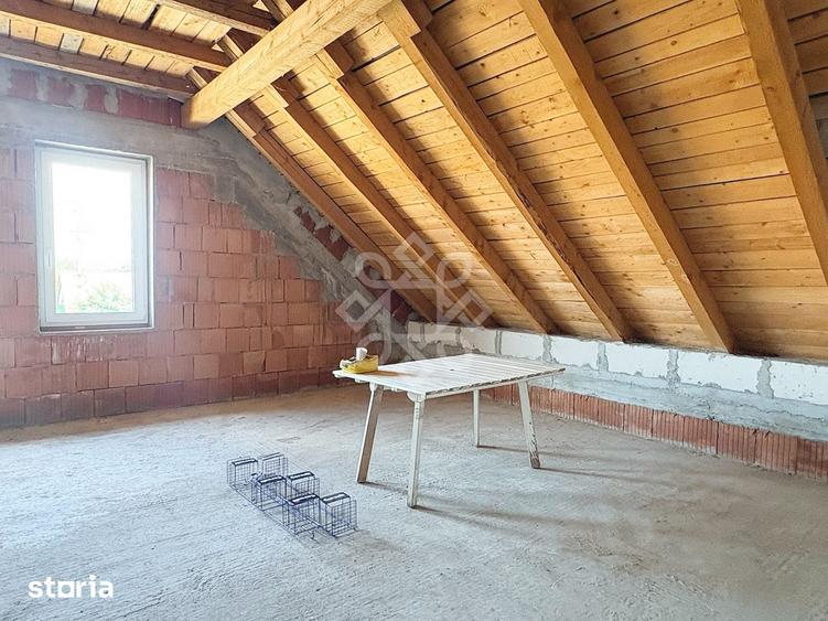 Casă cu 4 camere cu Teren 745 Mp în Central