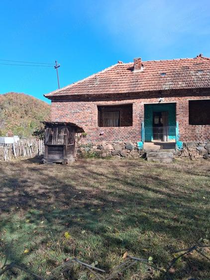 Casă cu 3 camere cu Teren 1500 Mp în Pârnești