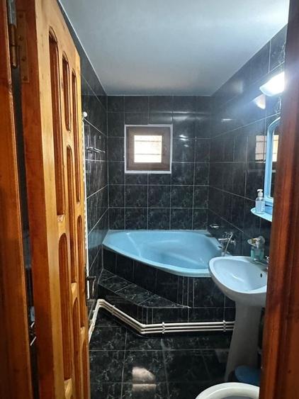 Apartament cu 2 camere decomandat în Lacu