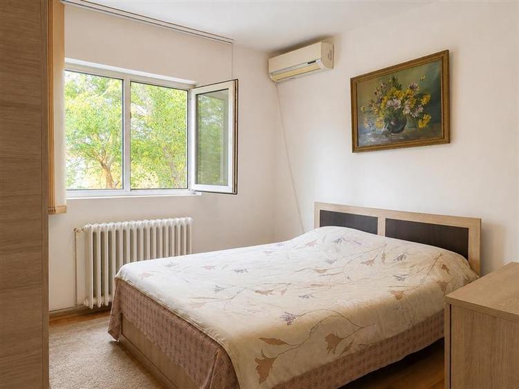 Apartament cu 3 camere decomandat, mobilat în Aeroport
