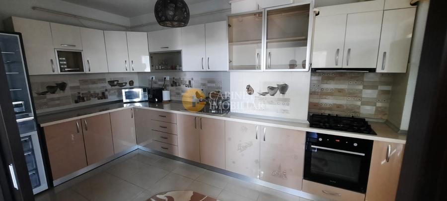 Apartament cu 3 camere decomandat, mobilat în Valea Lupului