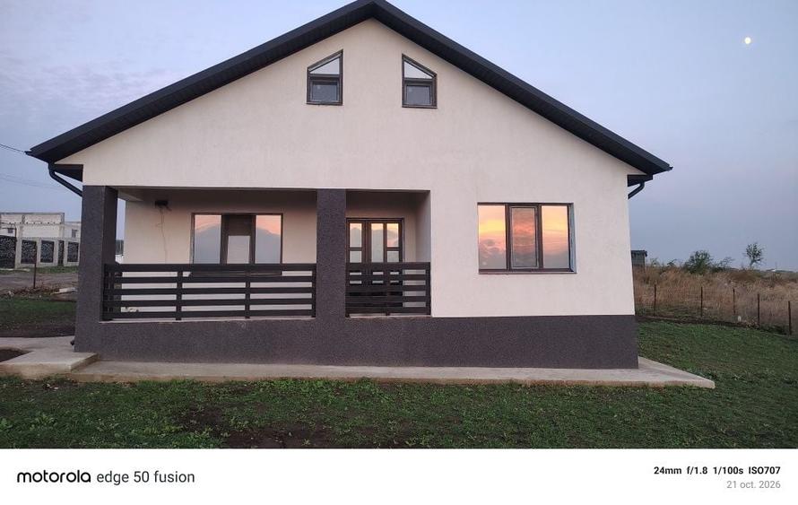 Casă cu 4 camere cu Teren 550 Mp în Braniștea