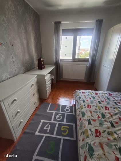 Apartament cu 3 camere decomandat în Central