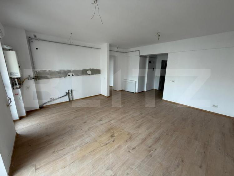 Apartament cu 3 camere decomandat în Cornitoiu