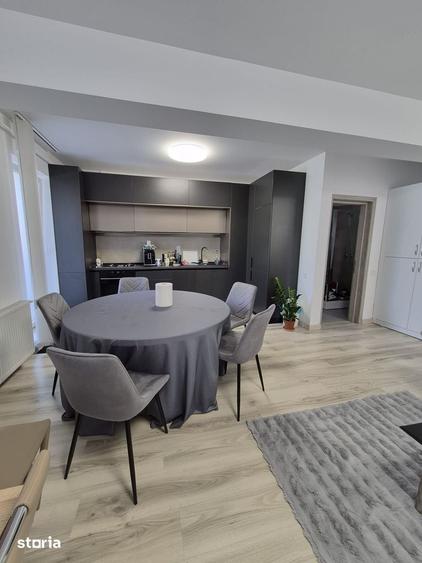 Apartament cu 3 camere în Est