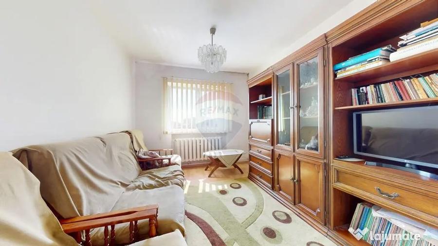 Apartament cu 3 camere decomandat în Central