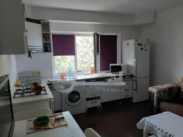 Apartament cu 2 camere decomandat, mobilat în Tătărași