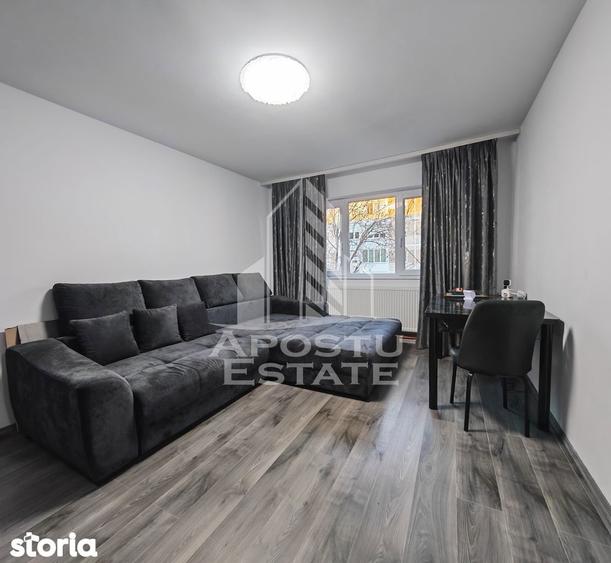 Apartament cu 3 camere semidecomandat în Dacia