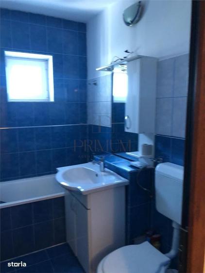 Apartament cu 3 camere decomandat în Baba-Dochia