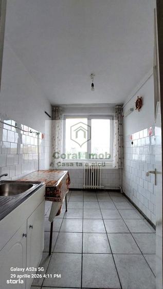 Apartament cu 2 camere semidecomandat în Tei