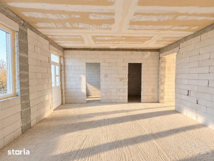 Casă cu 4 camere cu Teren 553 Mp în Sânmartin