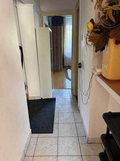 Apartament cu 3 camere în Tudor Vladimirescu