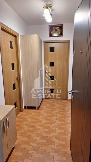 Apartament cu 4 camere decomandat, mobilat în Complex Studențesc