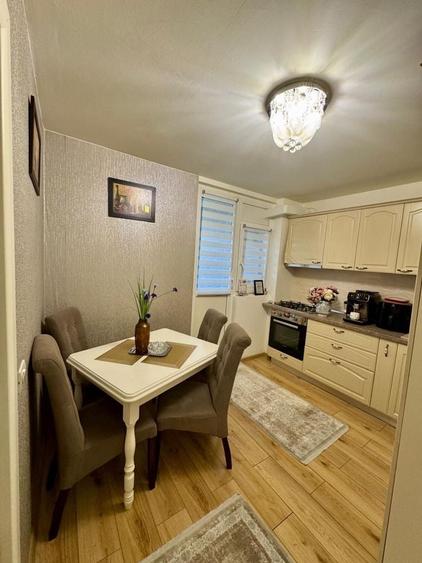Apartament cu 2 camere decomandat în Gara de Nord