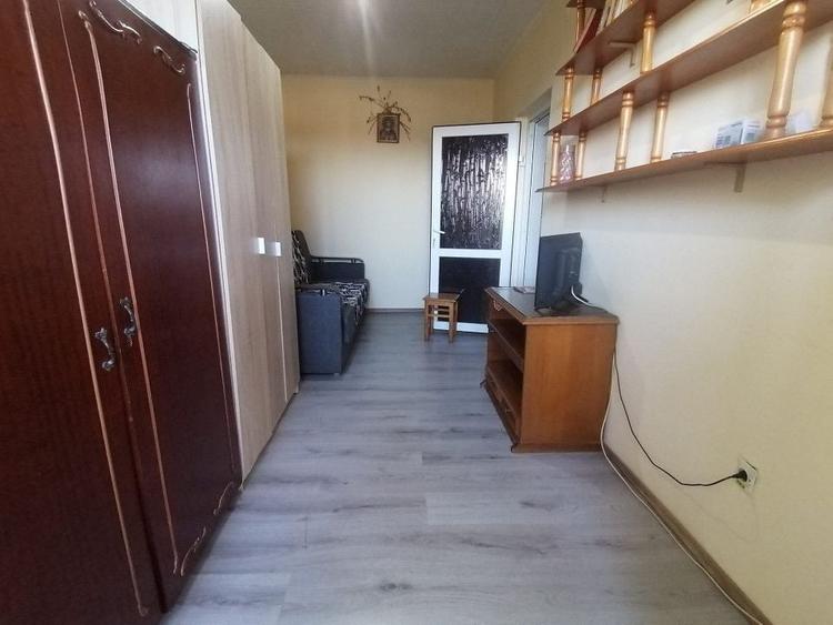 Apartament cu 3 camere semidecomandat, mobilat în Terezian
