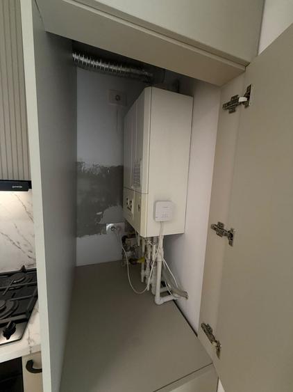 Apartament cu 3 camere semidecomandat, mobilat în Pipera