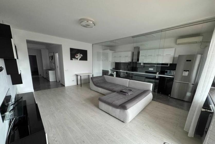 Apartament cu 3 camere decomandat, mobilat în Sisești