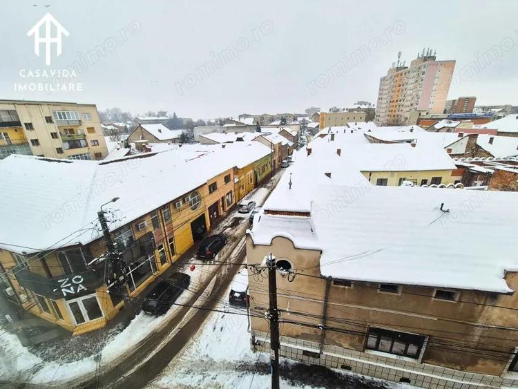 Apartament cu 2 camere decomandat în Ultracentral