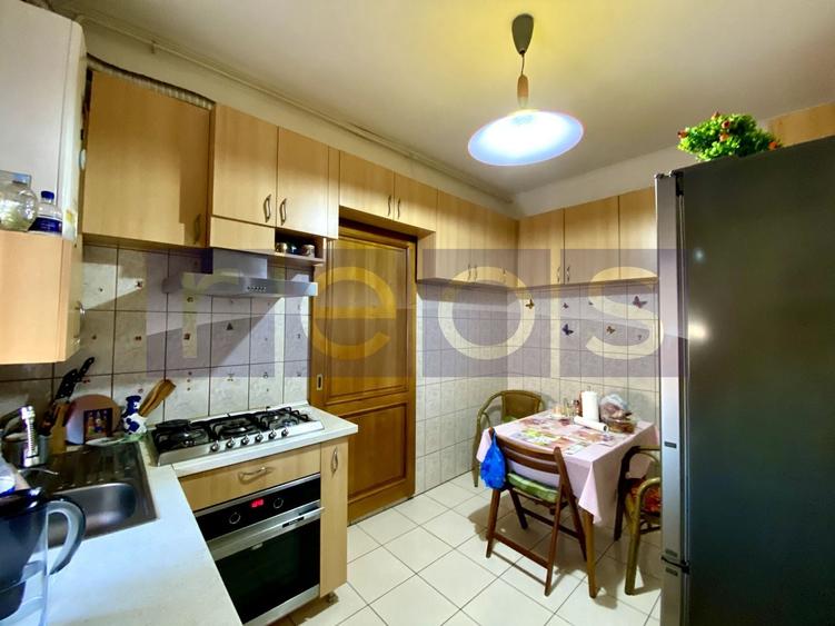 Apartament cu 3 camere decomandat, mobilat în Sebastian