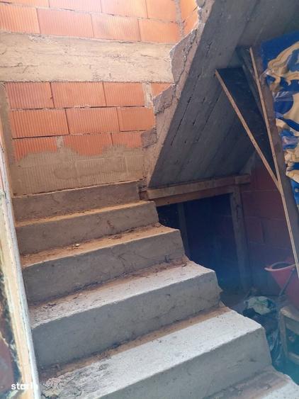 Casă cu 3 camere cu Teren 148 Mp în Dorobanți