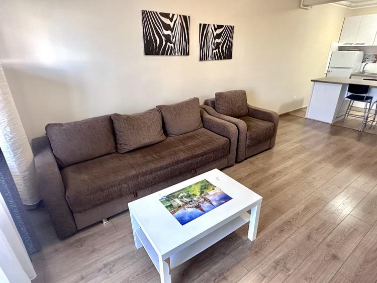 Apartament cu 3 camere decomandat, mobilat în Cetate