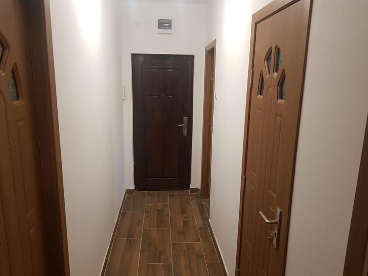 Garsonieră decomandată în Sud