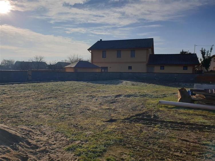 Teren Construcții intravilan de 563 mp, în Borș