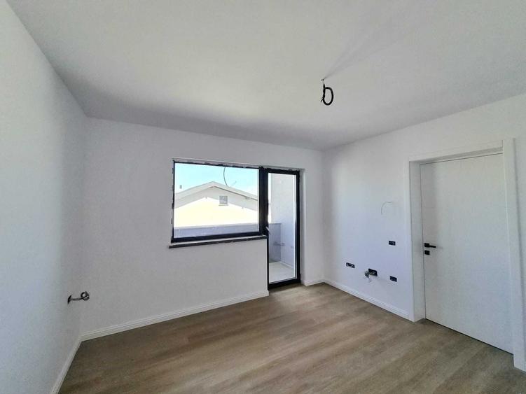 Casă cu 4 camere în Trivale