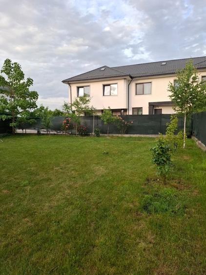 Apartament cu 4 camere decomandat în Corbeanca
