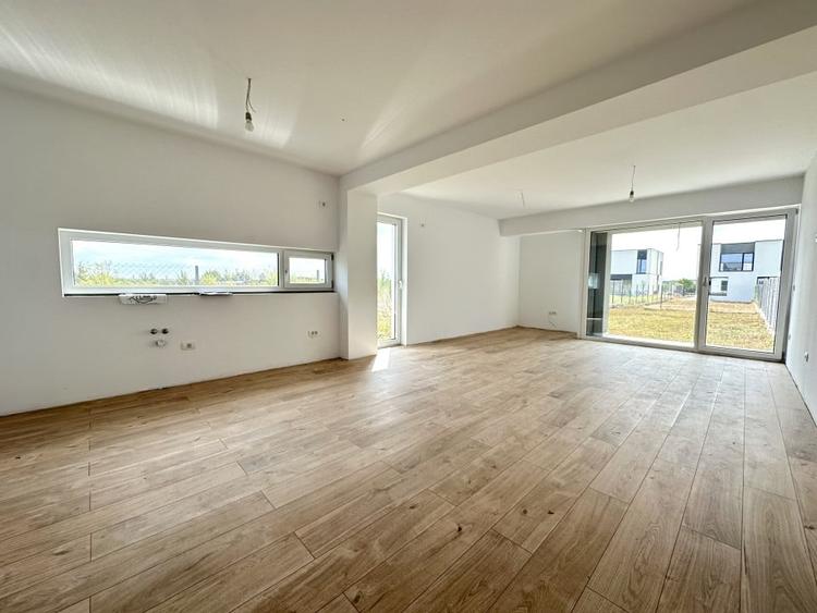 Duplex cu 4 camere cu Canalizare în Giarmata-Vii