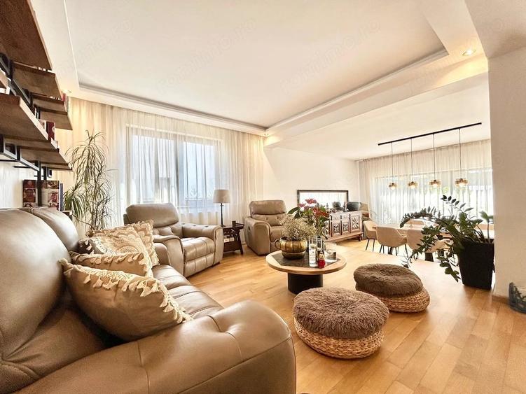 Casă cu 8 camere cu Teren 903 Mp în Odăile