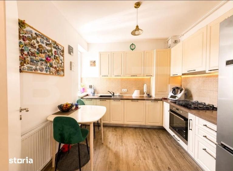 Apartament cu 3 camere decomandat în Centrul Istoric