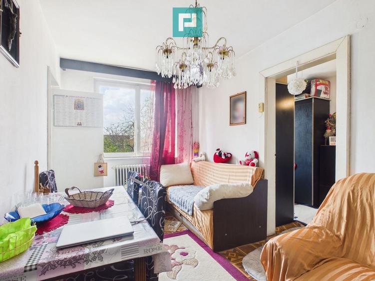 Apartament cu 3 camere semidecomandat în Valenta