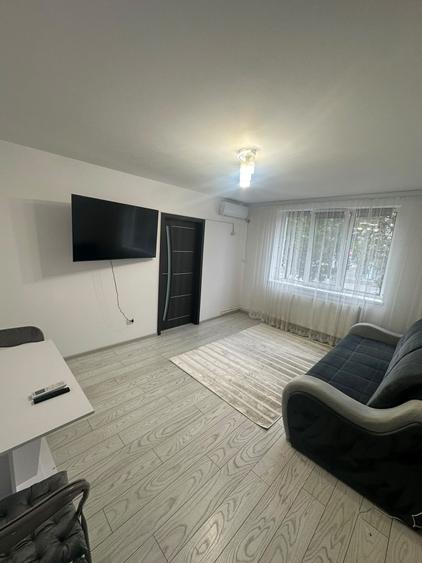 Apartament cu 2 camere semidecomandat în Bucșinescu