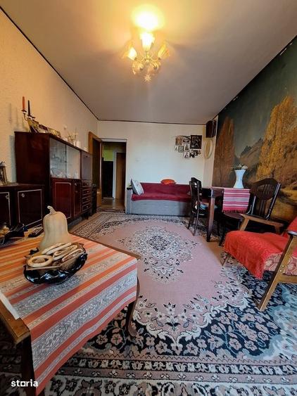 Apartament cu 3 camere decomandat în Obor