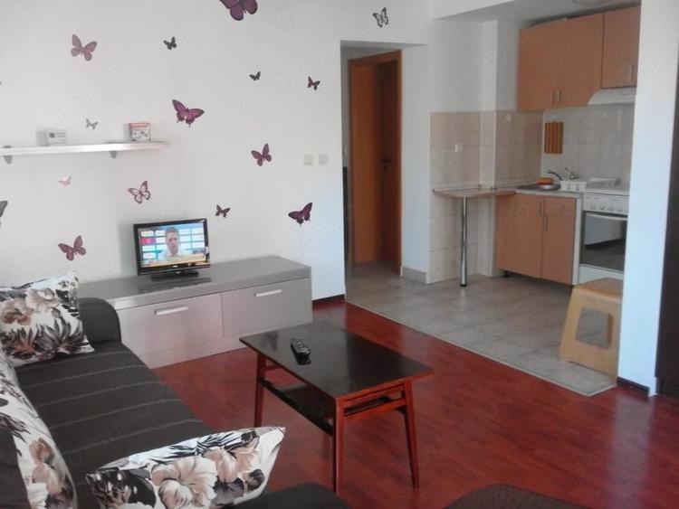 Apartament cu 2 camere semidecomandat în Soarelui