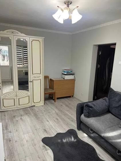 Apartament cu 2 camere, etajul 2/4, zona Tatarasi - 4