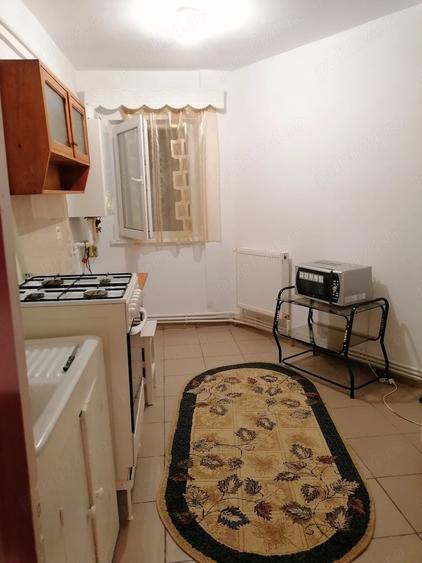 Garsonieră decomandată în Viziru 1