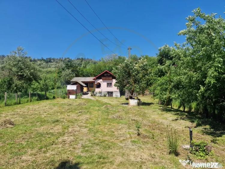 Casă cu 2 camere cu Teren 1150 Mp în Boțești