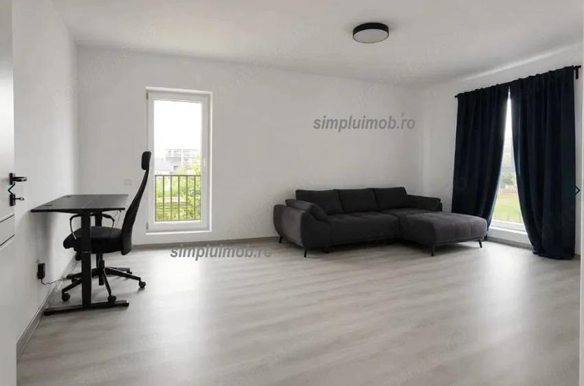 Apartament cu 3 camere decomandat în Titan