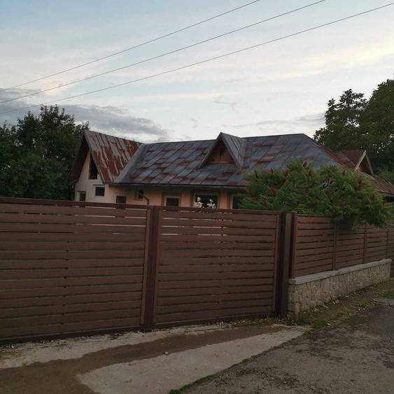 Casă cu 4 camere în Gura Vitioarei